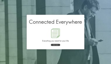 Akıllı telefon kullanan iş adamı