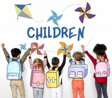 el ele tutuşarak okul çocukları