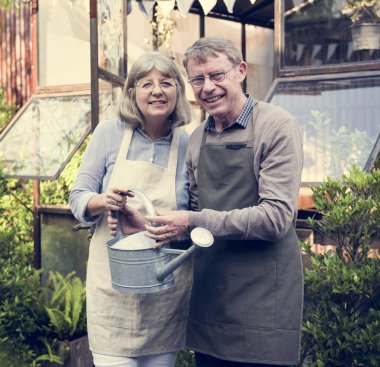 Mutlu yaşlı çift. 