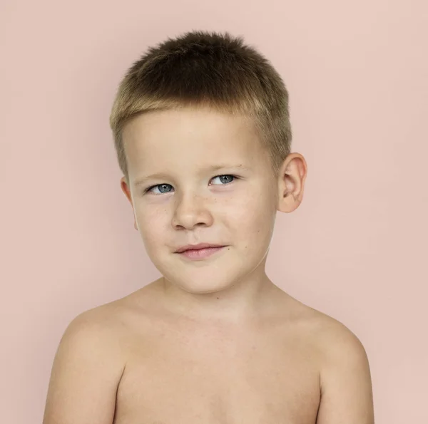 Pequeno menino sorrindo — Fotografia de Stock