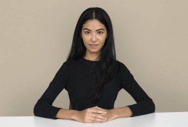  masada oturan kadın