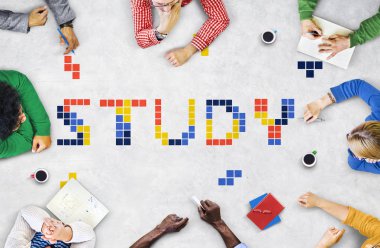 iş adamları tartışıyor