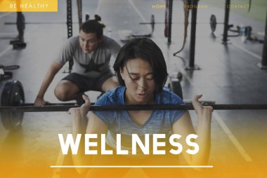 kadın ve adam barbell ile eğitim