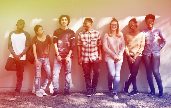 Diversidade estudantes juntos — Fotografia de Stock