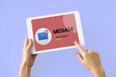 Dijital tablet holding insan eller 