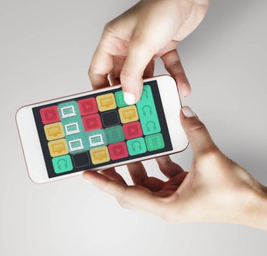 Cep telefonu holding insan eller