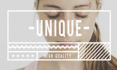 Kapalı gözlü kadın.