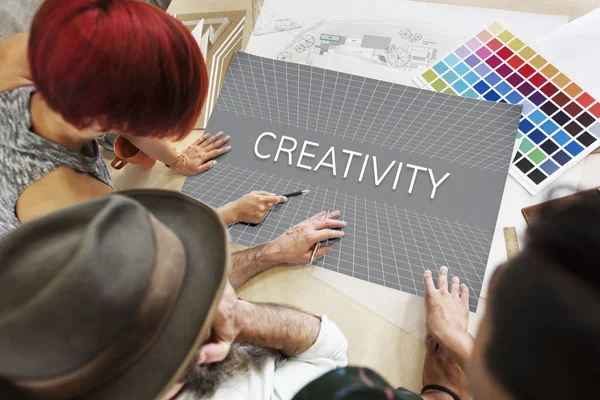 Persone creative che lavorano al nuovo progetto — Foto Stock