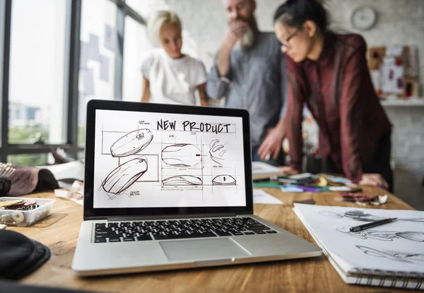 Gente creativa en taller de diseñador de moda — Foto de Stock