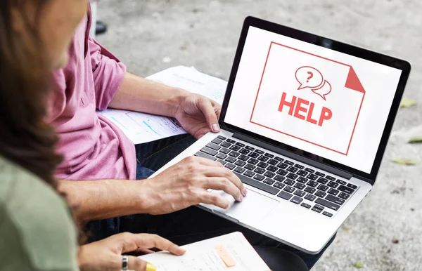 Students using laptop — Stock Photo, Image