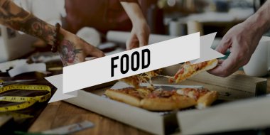 moda tasarımcıları pizza dilimleri kapma