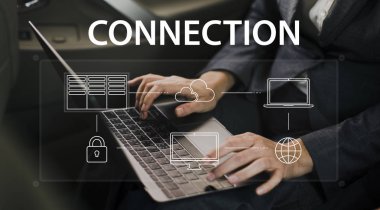 tipik dizüstü klavye üzerinde işadamı