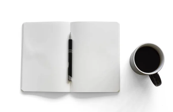 Xícara de café e caderno vazio — Fotografia de Stock
