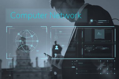 Akıllı telefon kullanan iş adamı