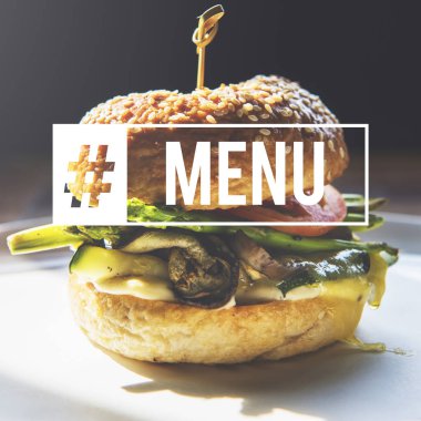 sebze ile ev yapımı lezzetli Hamburger