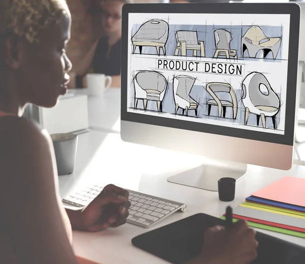 Businesswoman working on computer — Stock Photo, Image