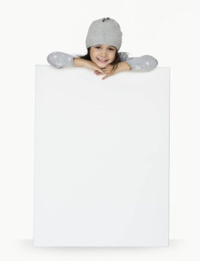 Kız holding boş başlık sayfası