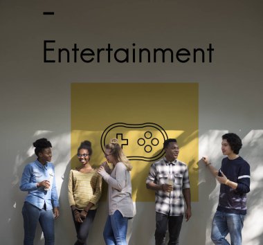 konuşan çok ırklı arkadaşlar