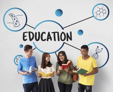 Kitap tutan öğrenciler ve gülme