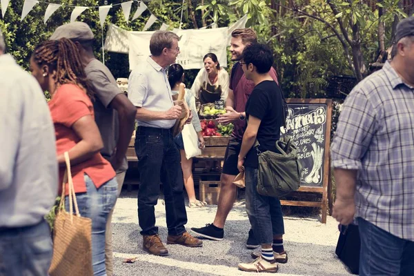 Les gens au festival gastronomique local — Photo