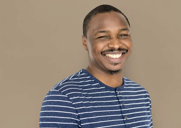 Sonriente hombre africano —  Fotos de Stock