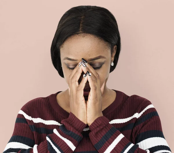 Ernstige jonge vrouw — Stockfoto