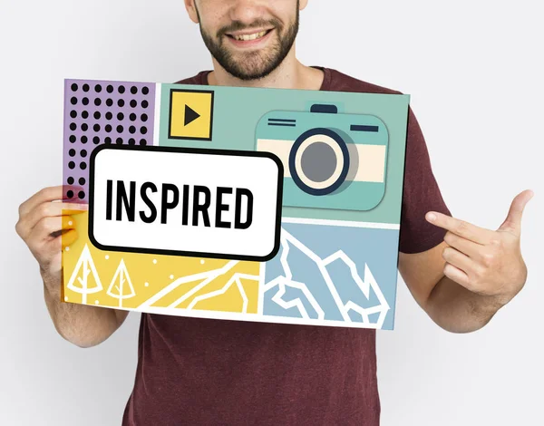 Homem com barba segura cartaz — Fotografia de Stock