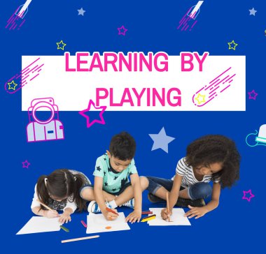 kağıtlara çizim çocuklar