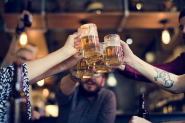 Eller içecek bira biberon 