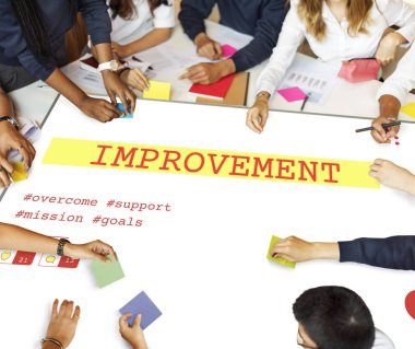 Öğrenciler birlikte okuyorlar.