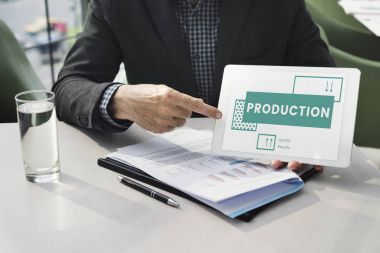 iş adamı işaret parmağı dijital Tablet