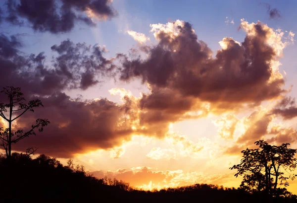 Céu por do sol com nuvens — Fotografia de Stock