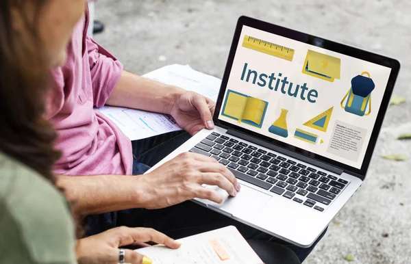 Students using laptop — Stock Photo, Image