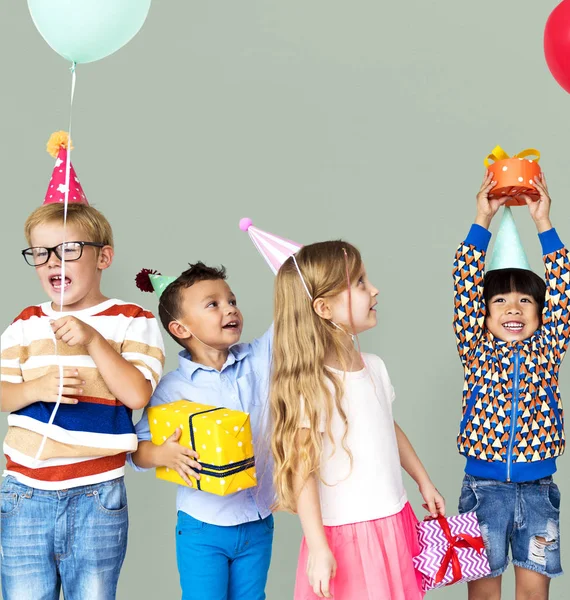 Mnohonárodnostní děti na party — Stock fotografie