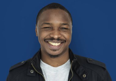 Afrikalı erkek gülümseyen