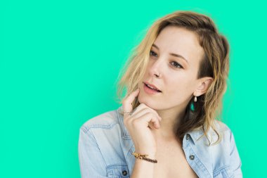 sarışın genç kadın