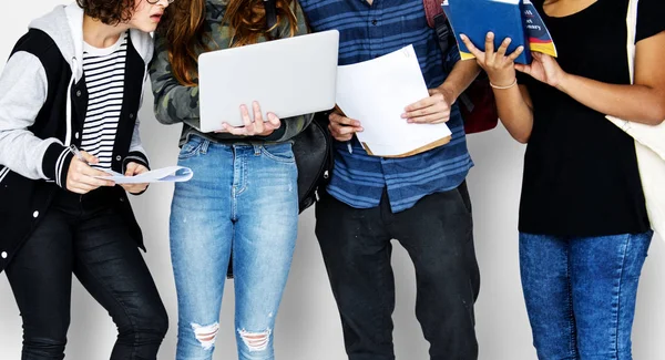 Students Using Digital Devices — Stock Photo, Image