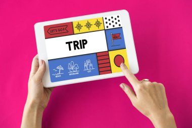 kişi holding dijital tablet