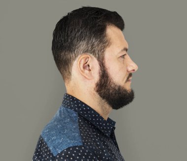 sakallı adam Studio poz