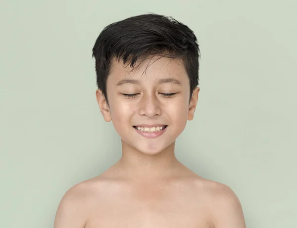 Μικρό αγόρι με γυμνό στήθος — Φωτογραφία Αρχείου