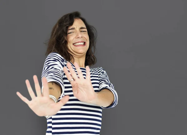 Bela mulher posando no estúdio — Fotografia de Stock