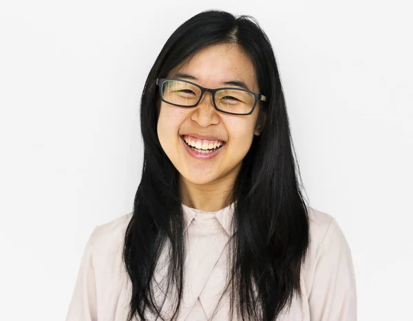 Asiatique fille dans les lunettes rire — Photo