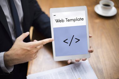 Dijital tablet ile işadamı