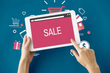 kişi holding dijital tablet