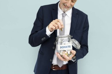 Komuta sizde para kavanoza koymak