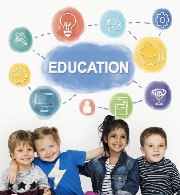 Çeşitlilik çocuk gülümseyen