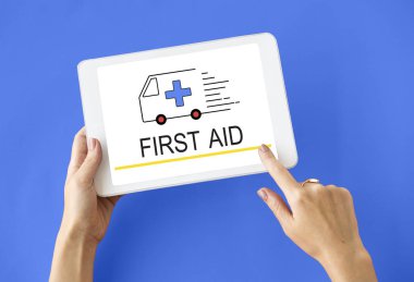 kişi holding dijital tablet