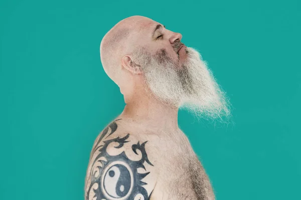 Uomo anziano con tatuaggi — Foto Stock
