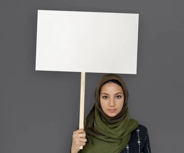 Frau aus dem Mittleren Osten — Stockfoto