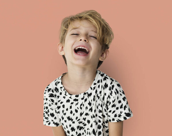 Смеющийся блондин
